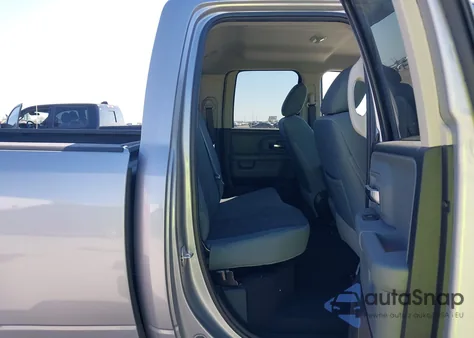 2020 Ram 1500 Classic Slt 4X4 6'4 Box z USA, uszkodzony, nr VIN 1C6RR7GT3LS100051